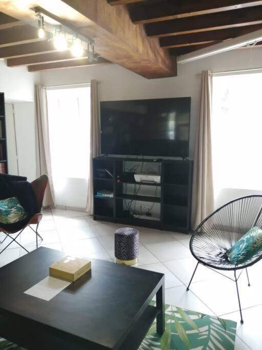 Jolie Maison En Pierre Proche Centre-Ville แชร์บูร์ก อ็อง กงต็องแต็ง ภายนอก รูปภาพ